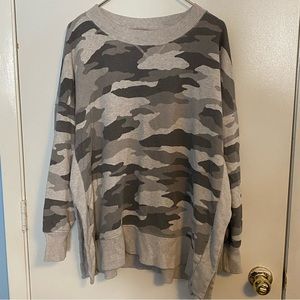 Aerie gray camo oversized sweatshirt with side slits. Size XL.